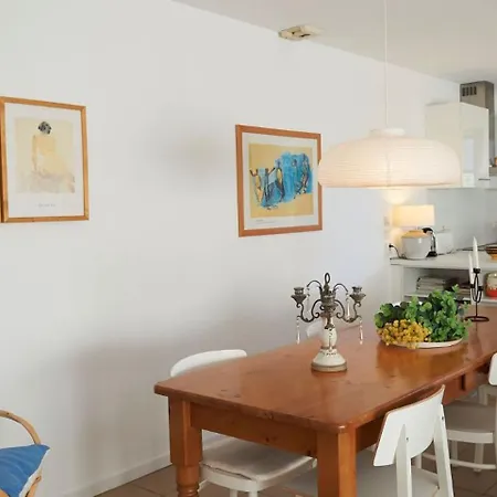 Villa Chateau De *